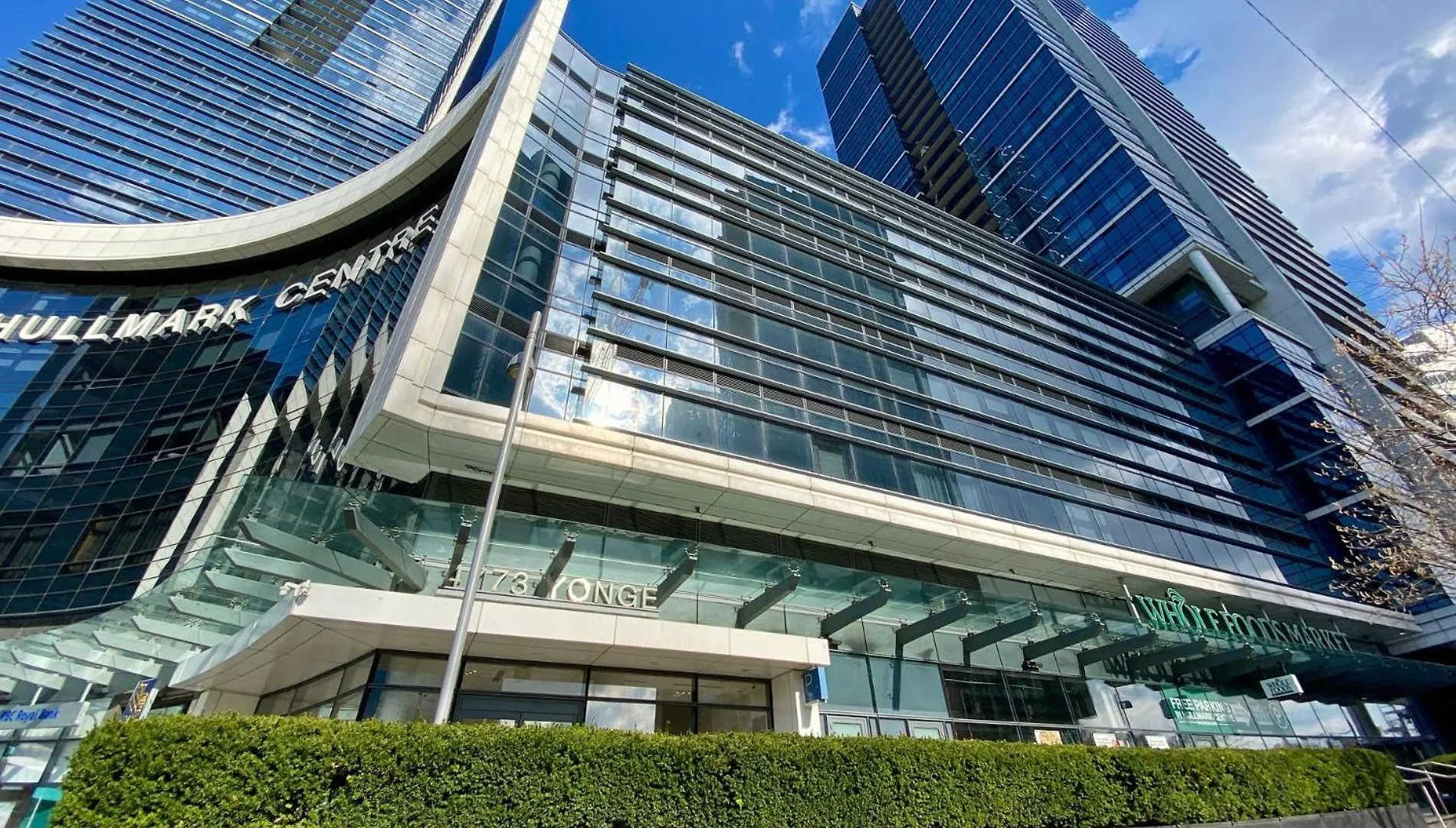 Sleek 1Br & Sttudy Condo - Cn Tower, Skyline View - North York 토론토